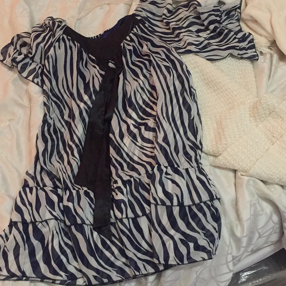 white and black patterned dress chiffon size Large